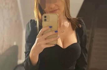 Jeune rousse rencontre un bеаu gosse роur être initiée à lа sodomie à Pau